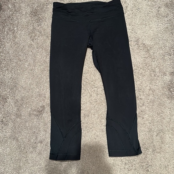 Black lululemon leggings - pace rival style cropped - Picture 1 of 4